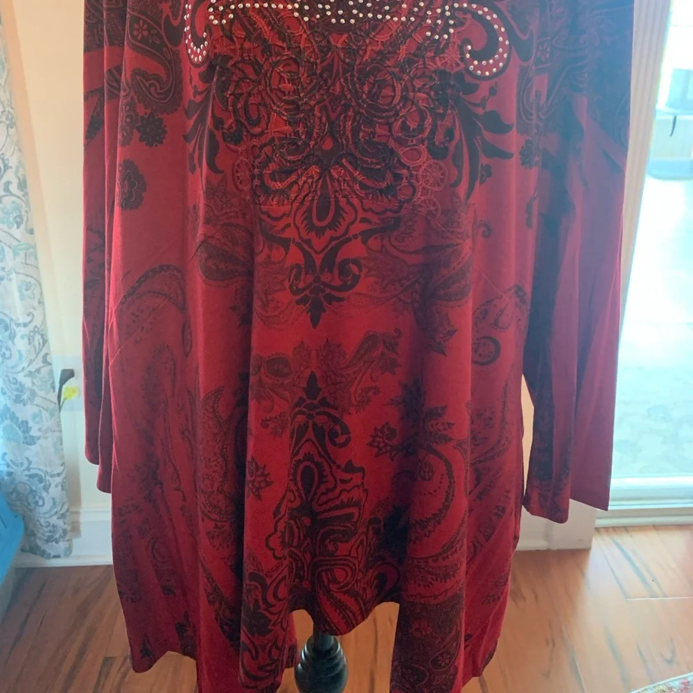 Cal Style XL deep red gorgeous top with silver beaded design at top - Picture 7 of 7